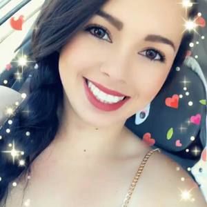 Meet your Posher, Amparo